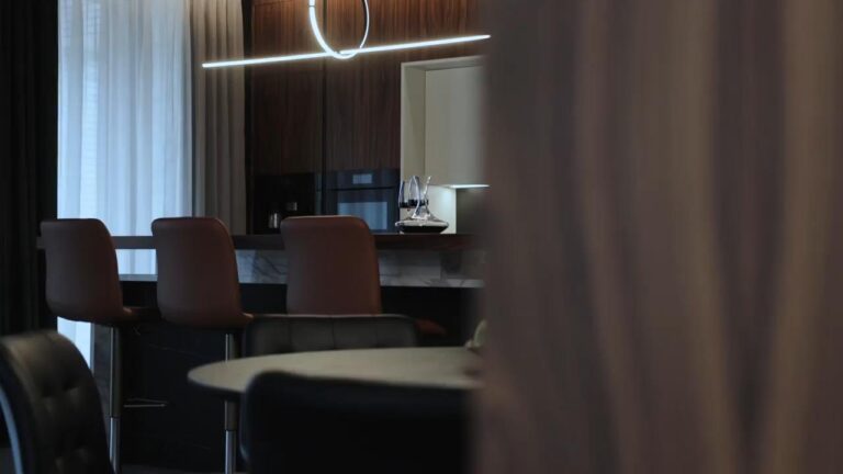 The-Modern-Kitchen-Interior-Features-A-Beautiful-D-1080P-2025-08-29-00-22-16-Utc-1_1